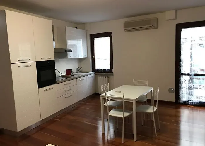 Madonna Apartment *